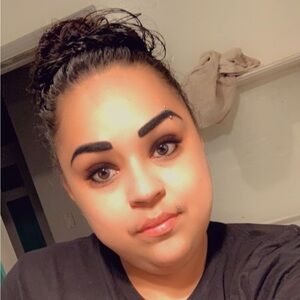 Meet your Posher, Cece